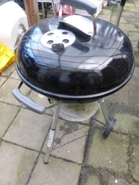 BBQ Weber 1 m hoog prima staat