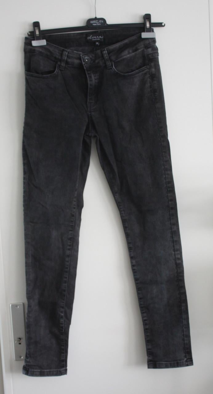 Zwarte broek wash effect  maat 38