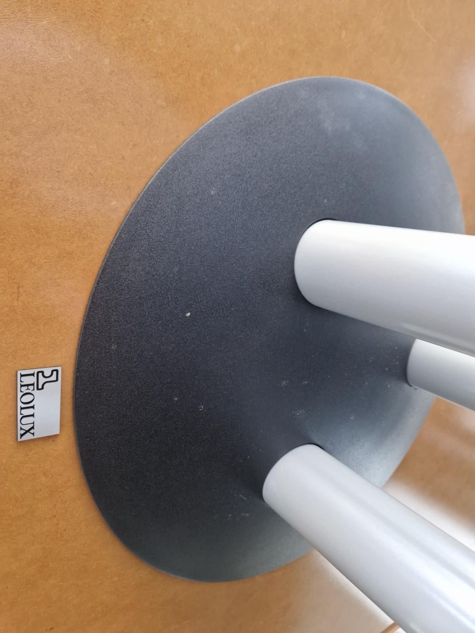 Leolux Trias eetkamertafel, uitschuifbaar.