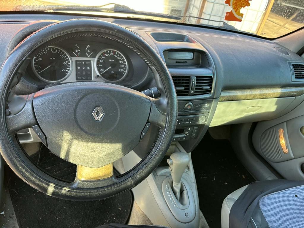 Renault Clio 1.6-16v initiale