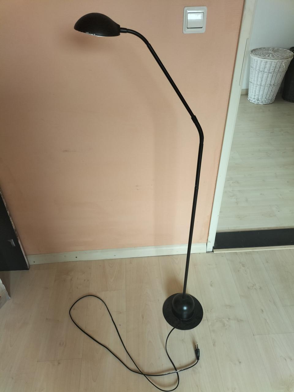 Staande haligeen-leeslamp