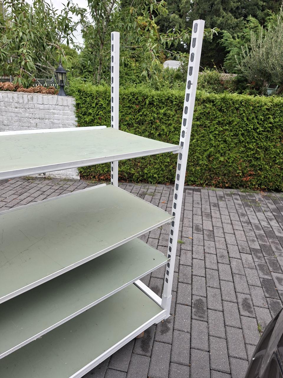 Oude veilingkar, nu voor display (of wat je zelf wil)