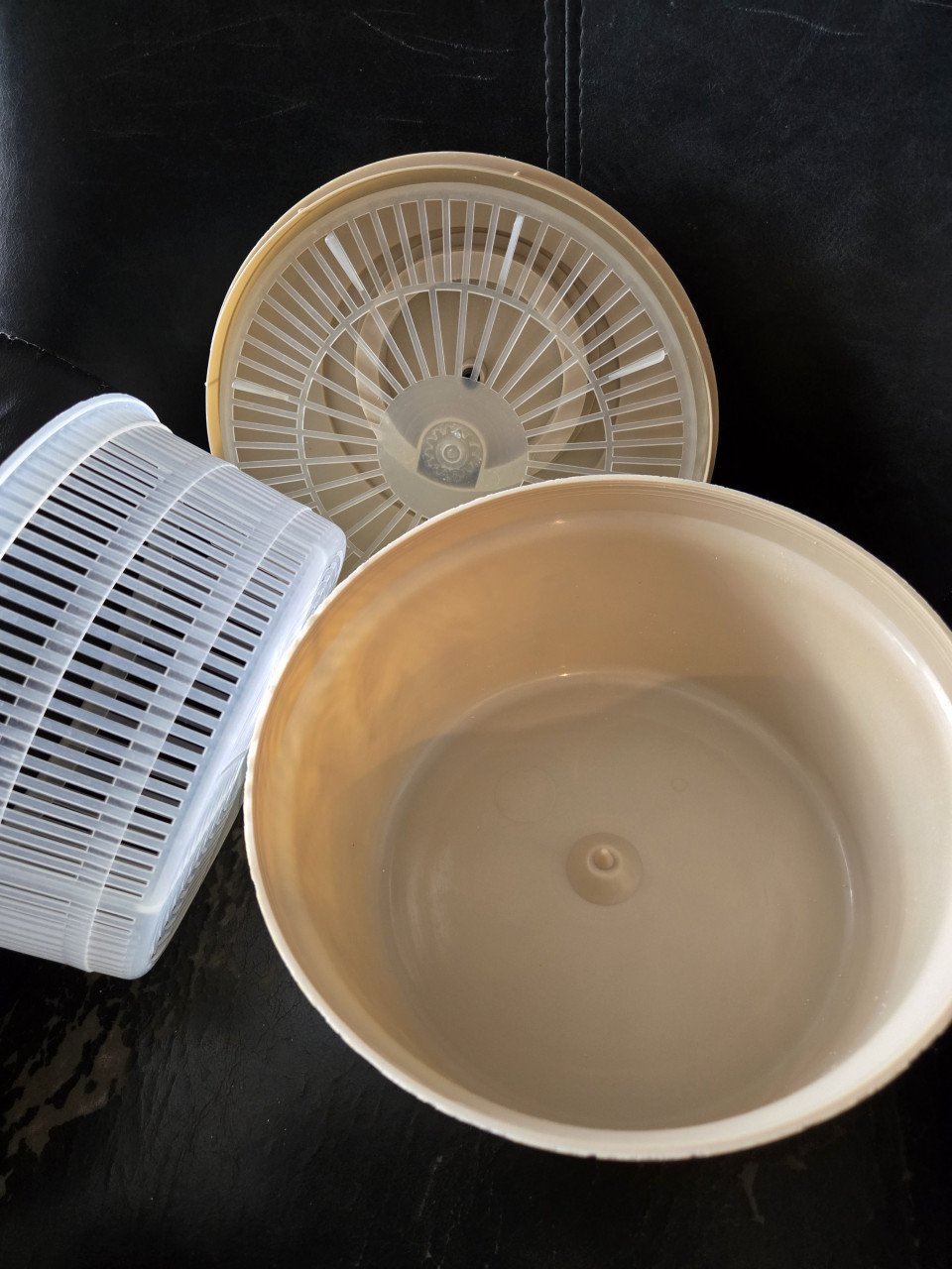 Retro driedelige slacentrifuge, tweekleurig beige en bruin.