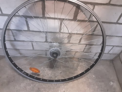 28 inch shimano wiel,naafdynamo,  snelspanner
