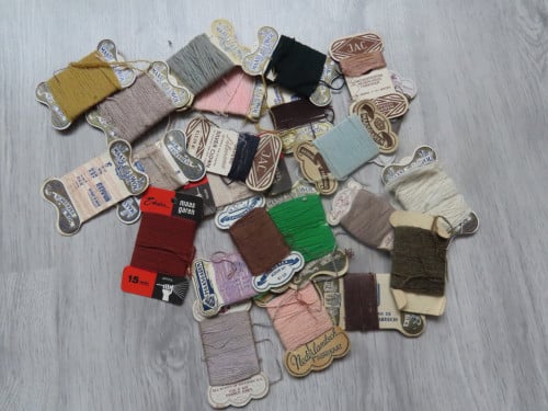 Diverse kaartjes oude wol