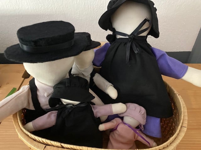 Handmade Amish poppen