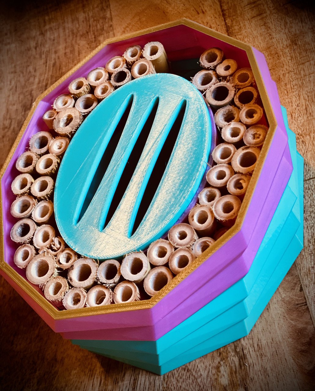 Unieke vogelhuisjes, voederhuisjes, insectenhotels, binnen en buitenlampen