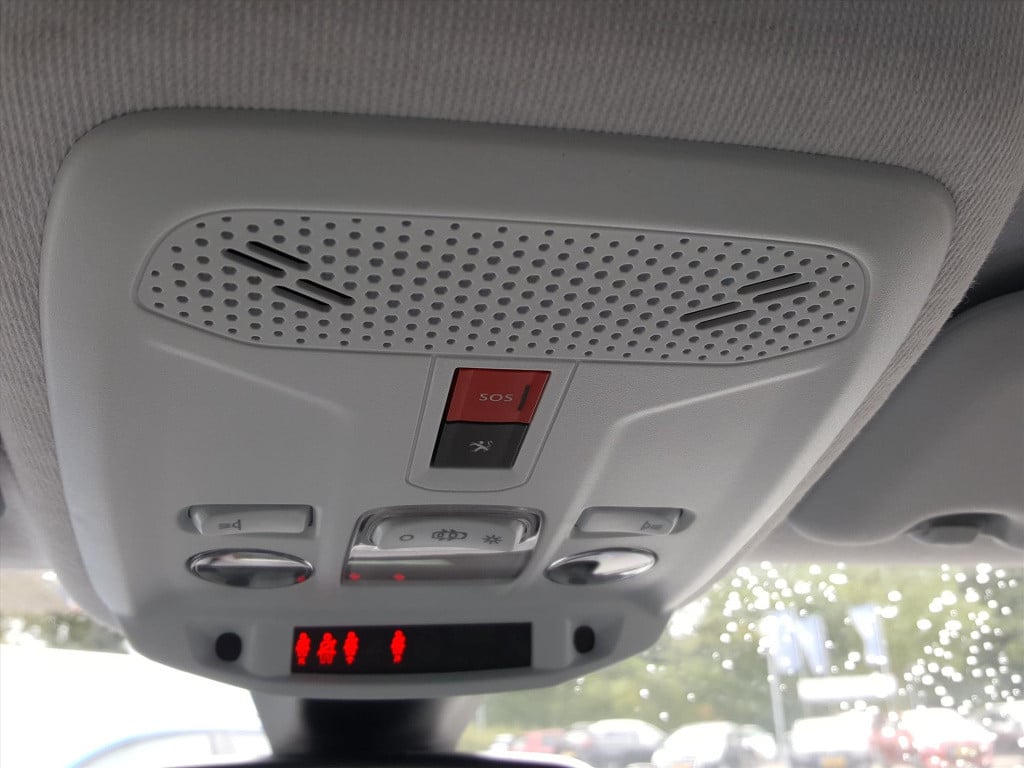 Peugeot 208 1.2 puretech 100pk allure navigatie | apple carplay & android a