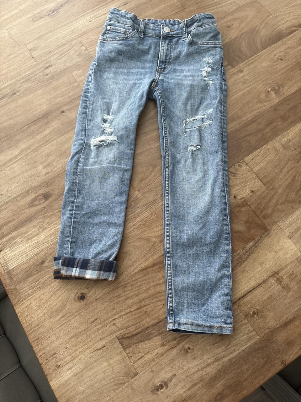 Broek maat 128.