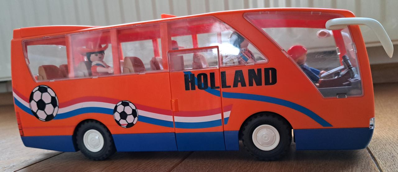 PLAYMOBIL HOLLAND VOETBALBUS ORANJE - 5025