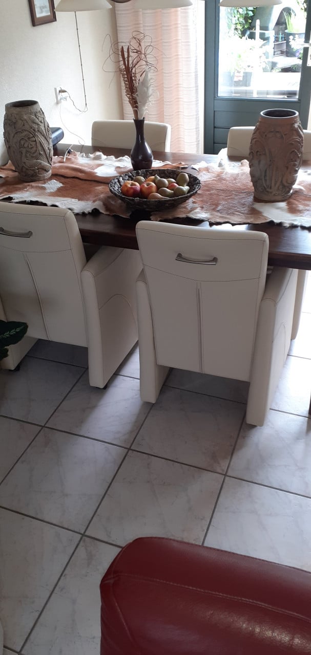 4 eetkamerstoelen