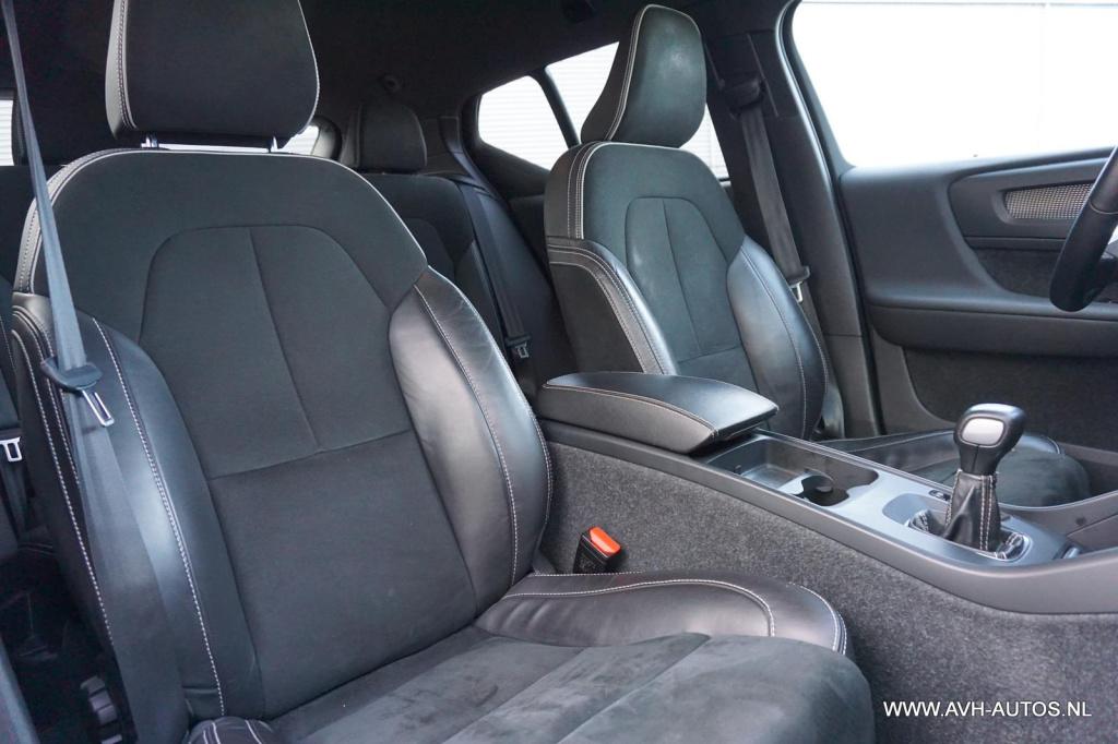 Volvo XC40 1.5 t2 r-design