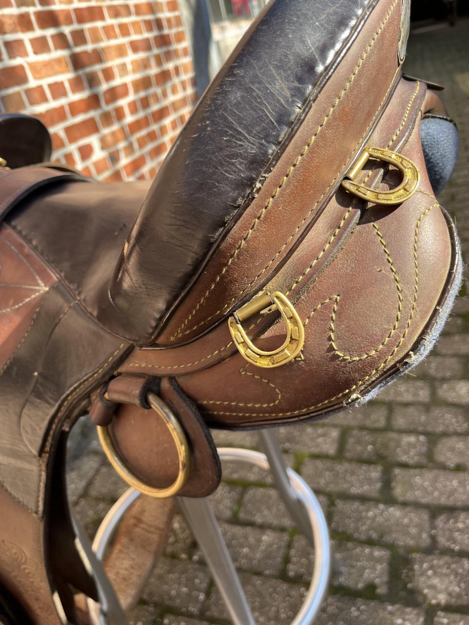 Australian stock saddle