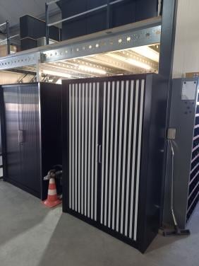 Hoge roldeurkast archiefkast