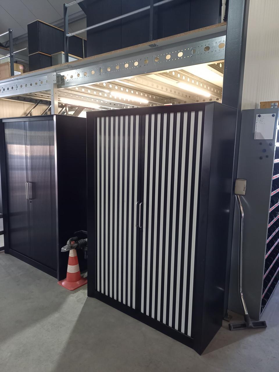 Hoge roldeurkast archiefkast