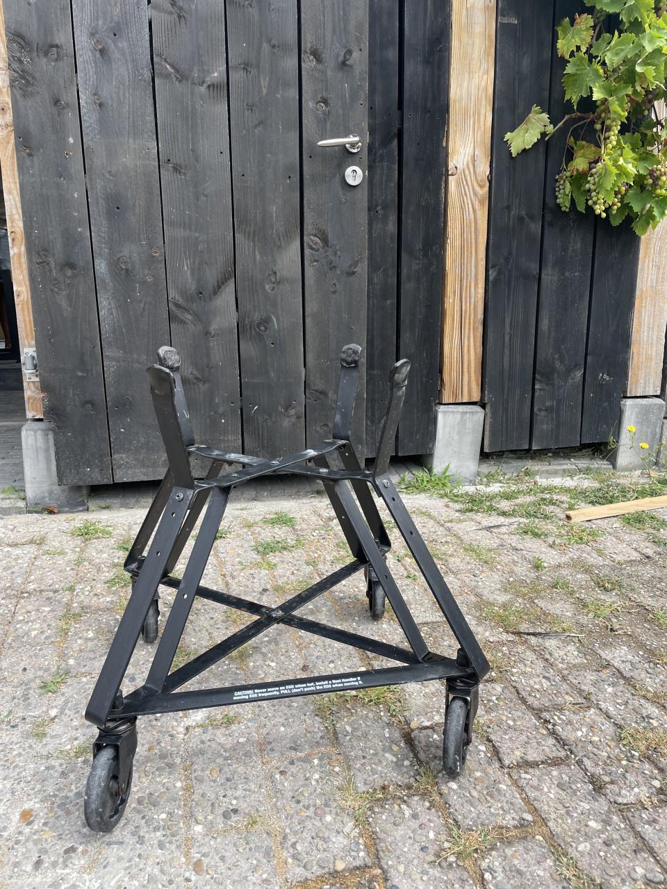 Big Green Egg large onderstel + hoes + zijtafels