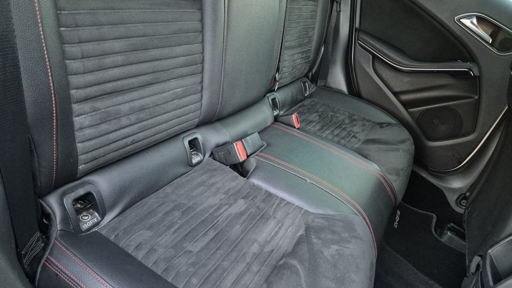 Mercedes-Benz A-Klasse 180 bus.sol amg*led*navi*stoelvrw*18 inch*leder*zwar