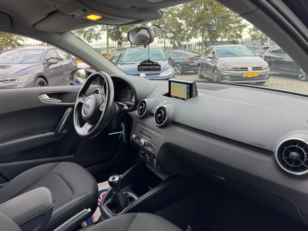 Audi A1 Sportback 1.0 tfsi s-line * navigatie * cruise control * nap