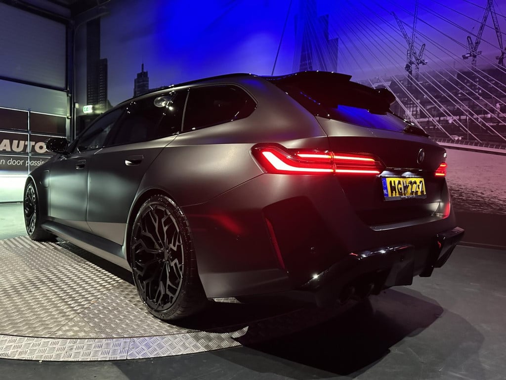 BMW M5 5-serie touring *keramisch*pano*bowers&wilkins*nl*