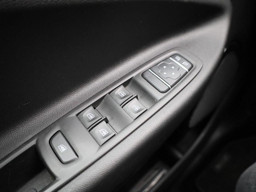 Renault Zoe r110 life 52 kwh | automaat | navigatie | airco | parkeer senso