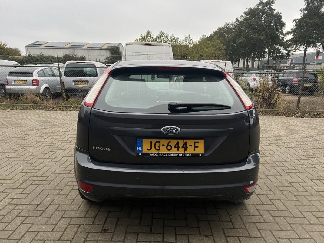 Ford Focus 2.0 Titanium/ AUTOMAAT / AIRCO / VOL JAAR APK \