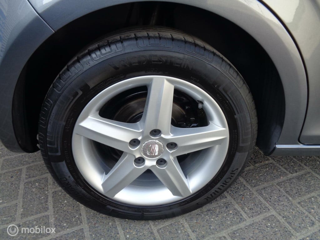 Seat Leon 1.2 tsi ecomotive copa/airco/lm velgen/trekhaak/nieuwe ketting!