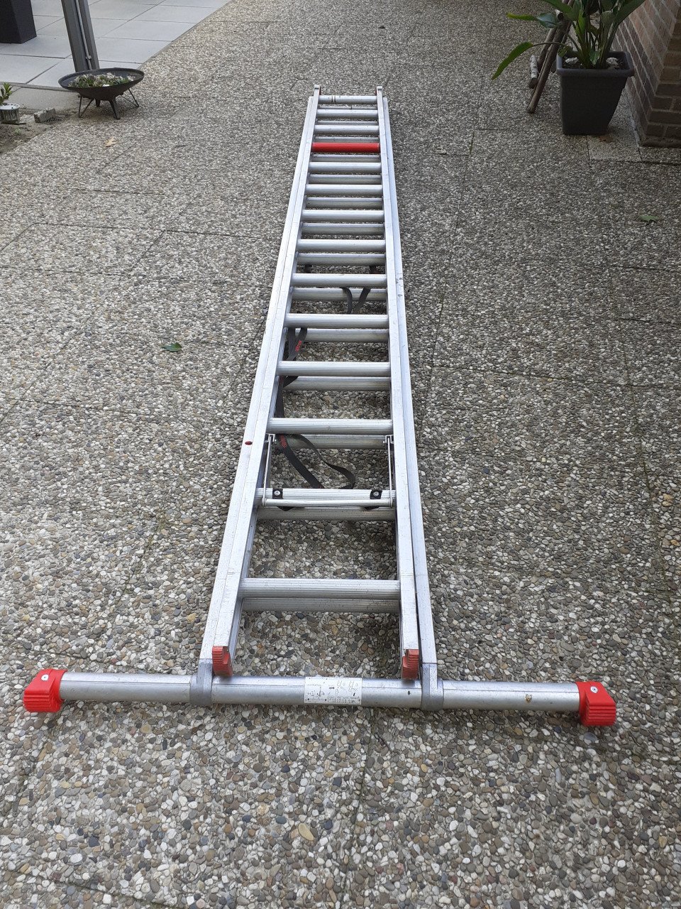 Altrex Aluminium ladder incl. muurafhouder