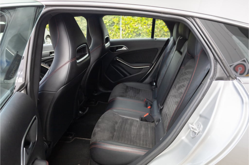 Mercedes-Benz Cla shooting brake 180 business solution amg ✅cam✅trekhaak✅na