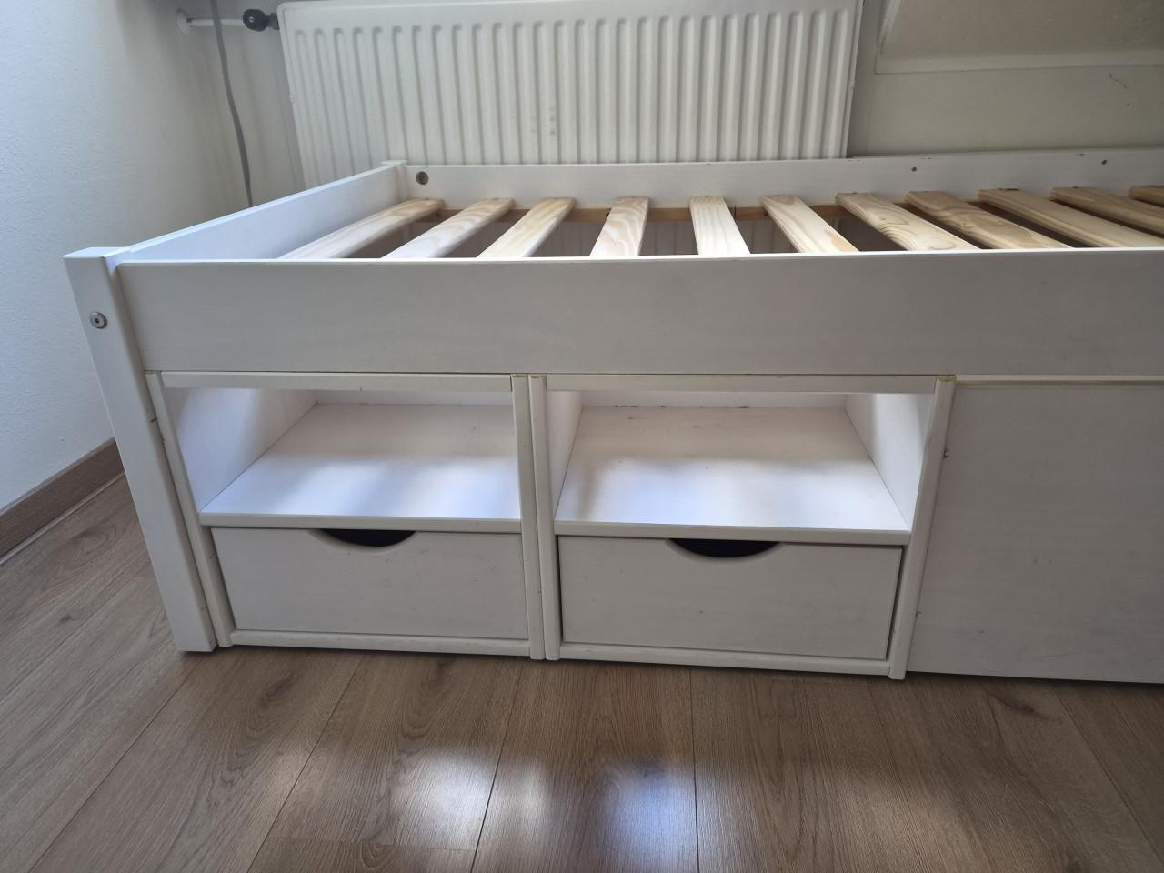 Bed 90x200