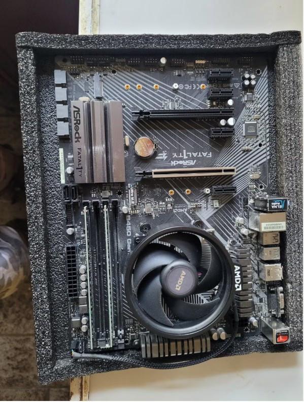 ASRock Fatal1ty B450 Gaming K4 Moederbord (AM4)