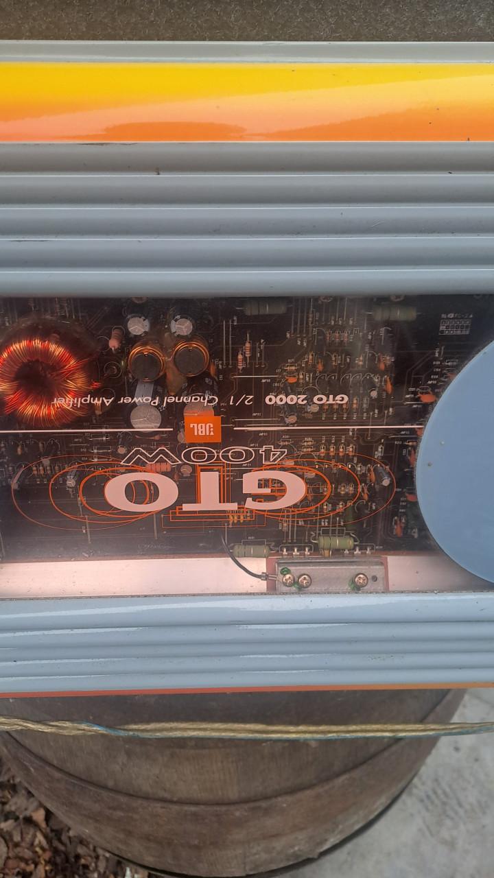 Jbl gt4 woofer met oldschool jbl gto versterker