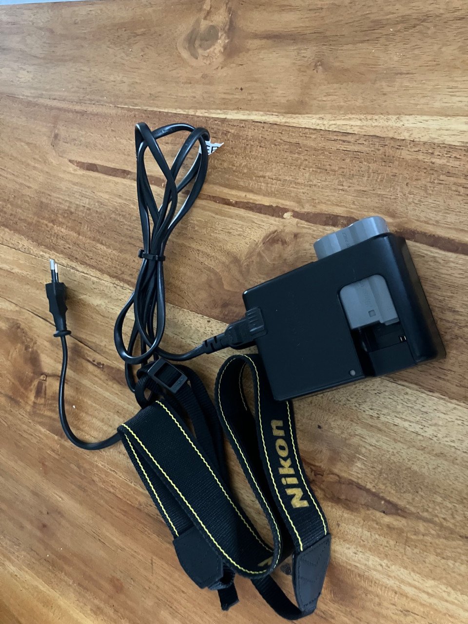 Nikon D610 body, 9750 clicks