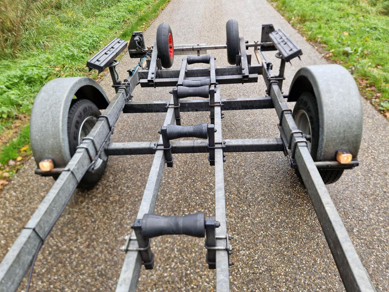 PEGA kantel trailer 750 kg in goede staat en zeer compleet