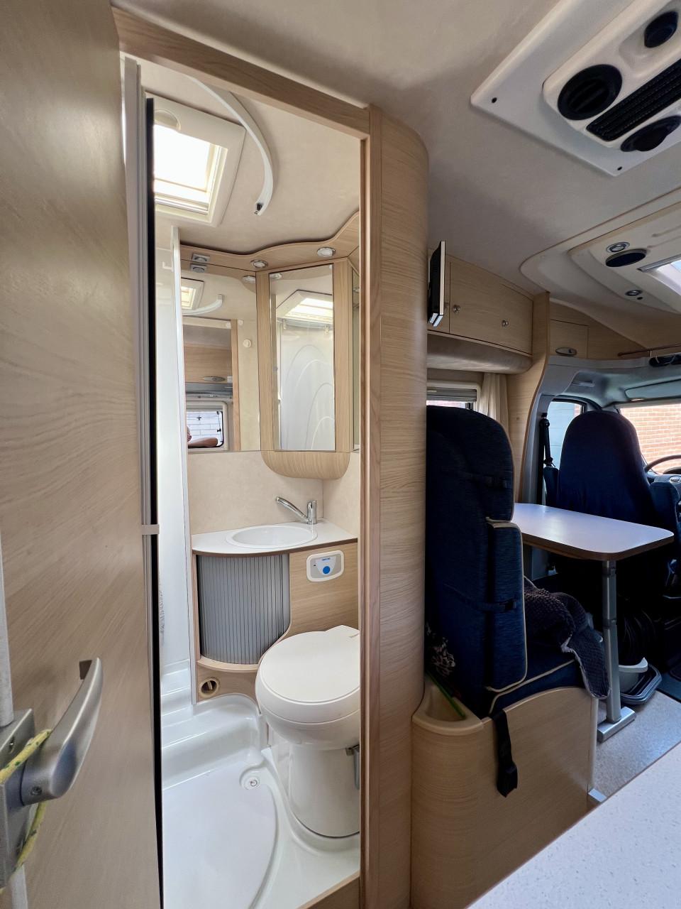 Te koop camper Adria Coral Compact