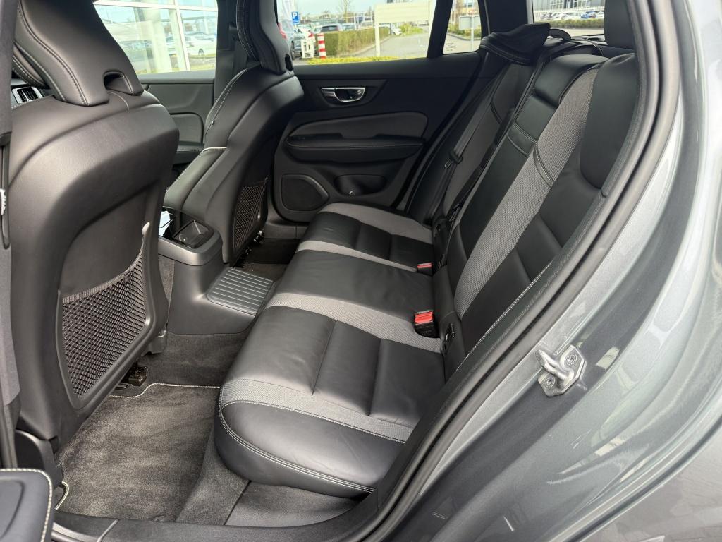 Volvo V60 t6 340pk recharge r-design| adap.cruise| camera| h&k sound| keyl