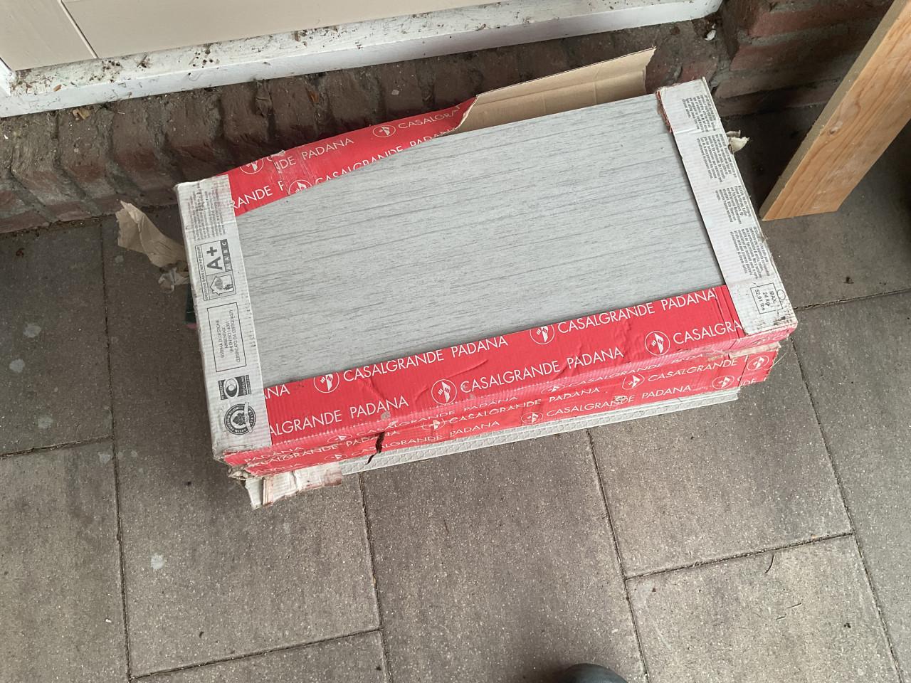 TE KOOP: Restant vloer/wand Tegels 60 x 30