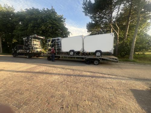 Div nieuwe aanhangers uit voorraad leveren