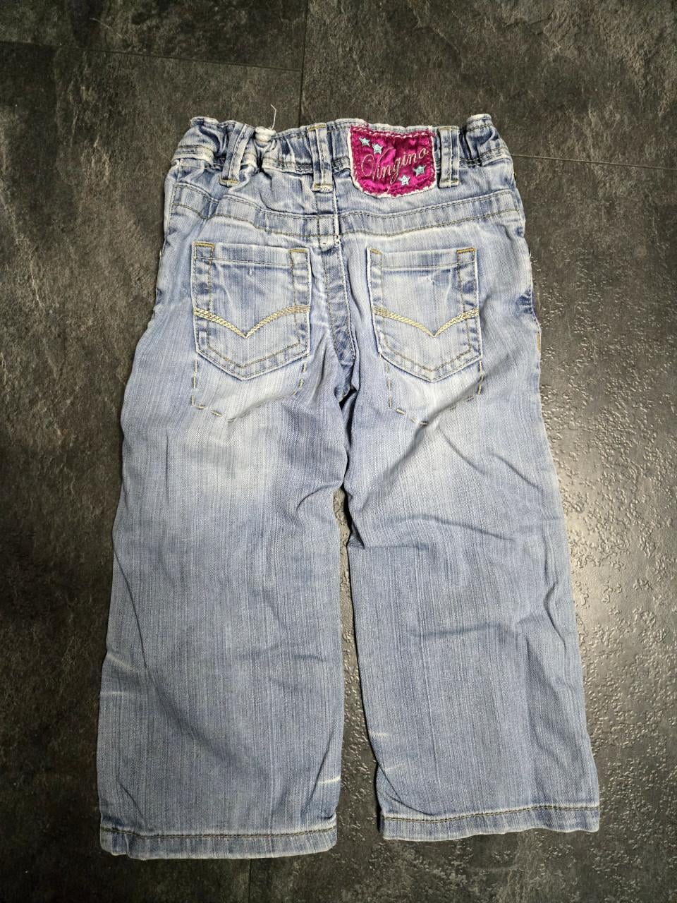Lichtblauwe denim jeans voor meisjes van Vingino. Maat 2/92