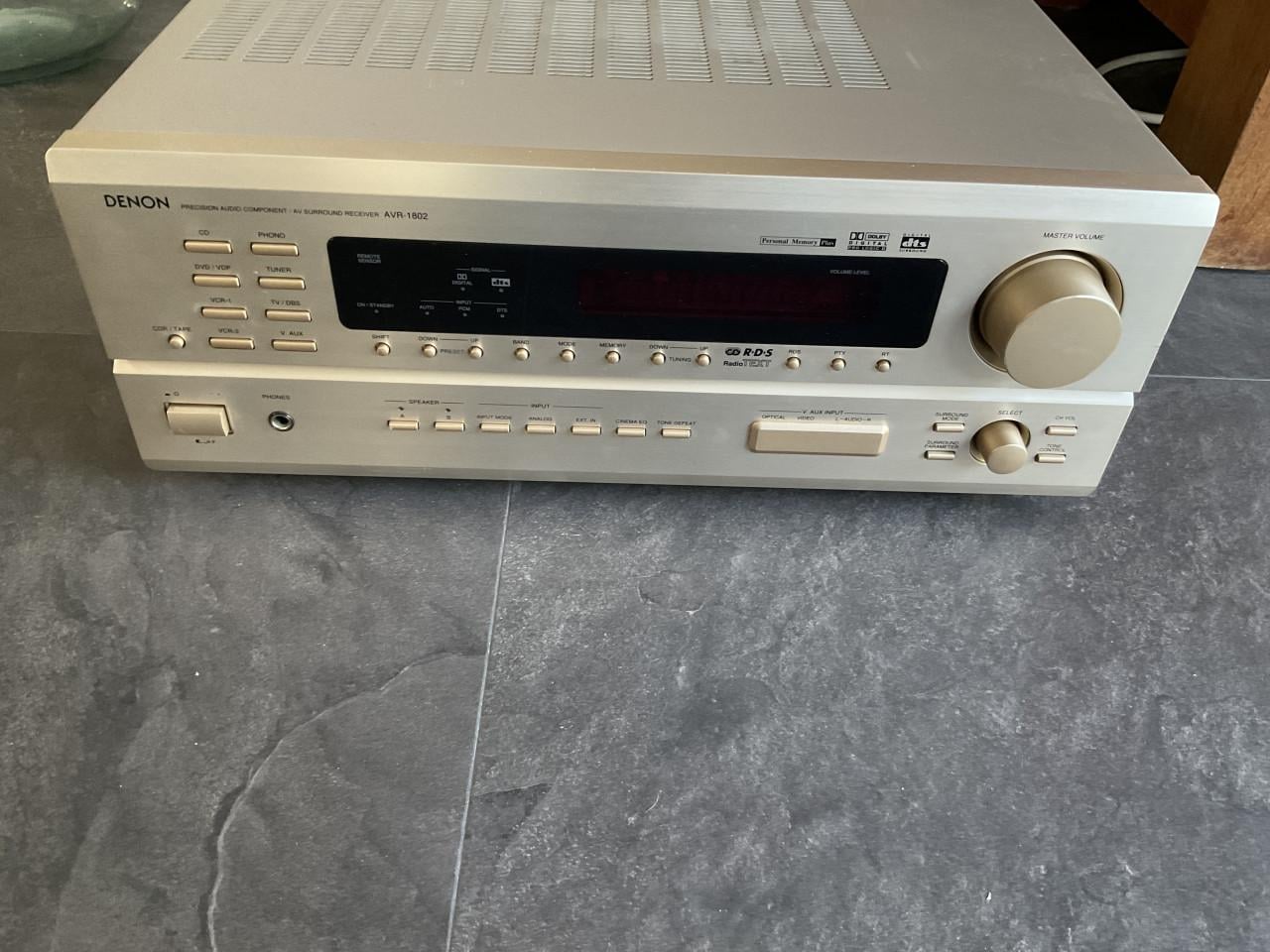 Denon AV Surround Receiver AVR-1802 + Denon DVD -1500