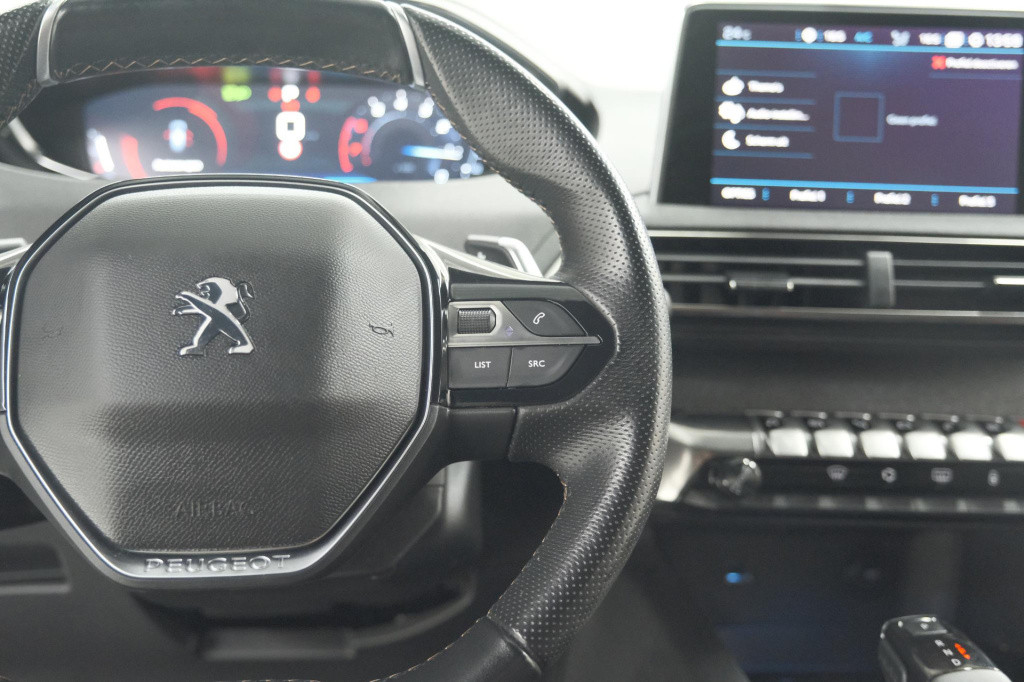 Peugeot 3008 puretech 130 gt-line | camera | dodehoekdetectie | navigatie |