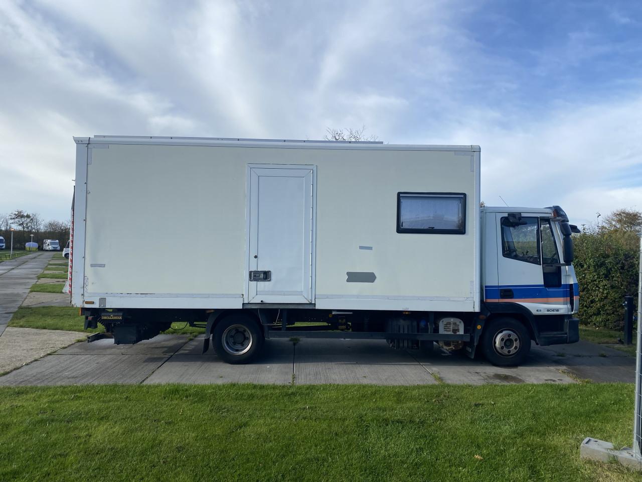 Iveco Camper Vrachtwagen 7,5 ton met 50CC scooter