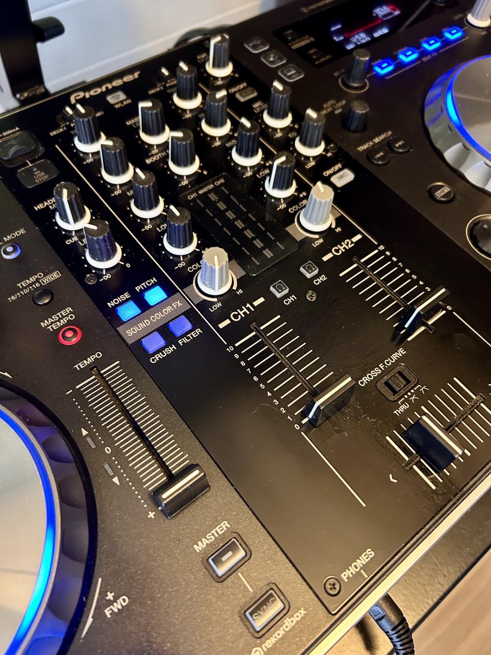 Pioneer Dj set - XDJ - R1