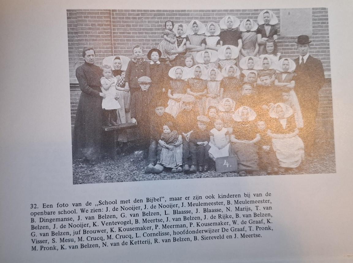 Arnemuiden in oude ansichten, deel 2, door G. de Nooijer.