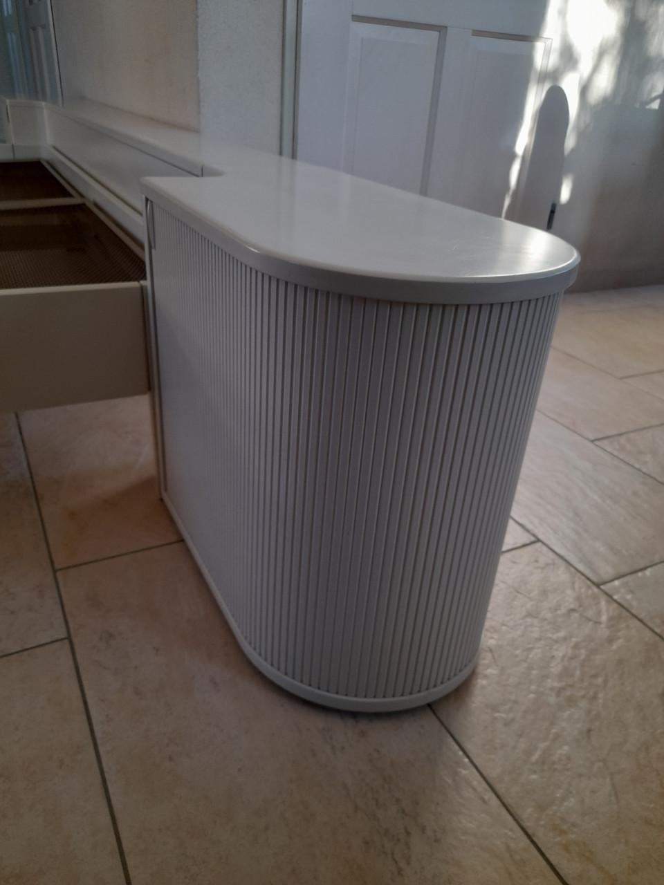 Auping bed 180 x 200 met nachtkastjes (in goede staat )