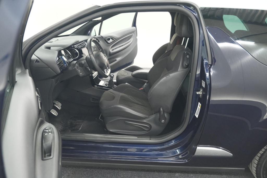 Ds Ds 3 puretech 110 so chic | camera | navigatie | parkeersensoren | clima