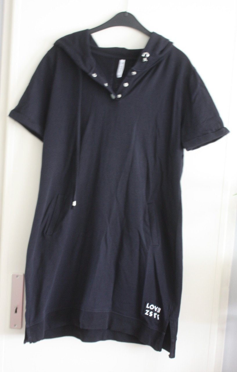 Lang schirt met capuchon maat 2xL