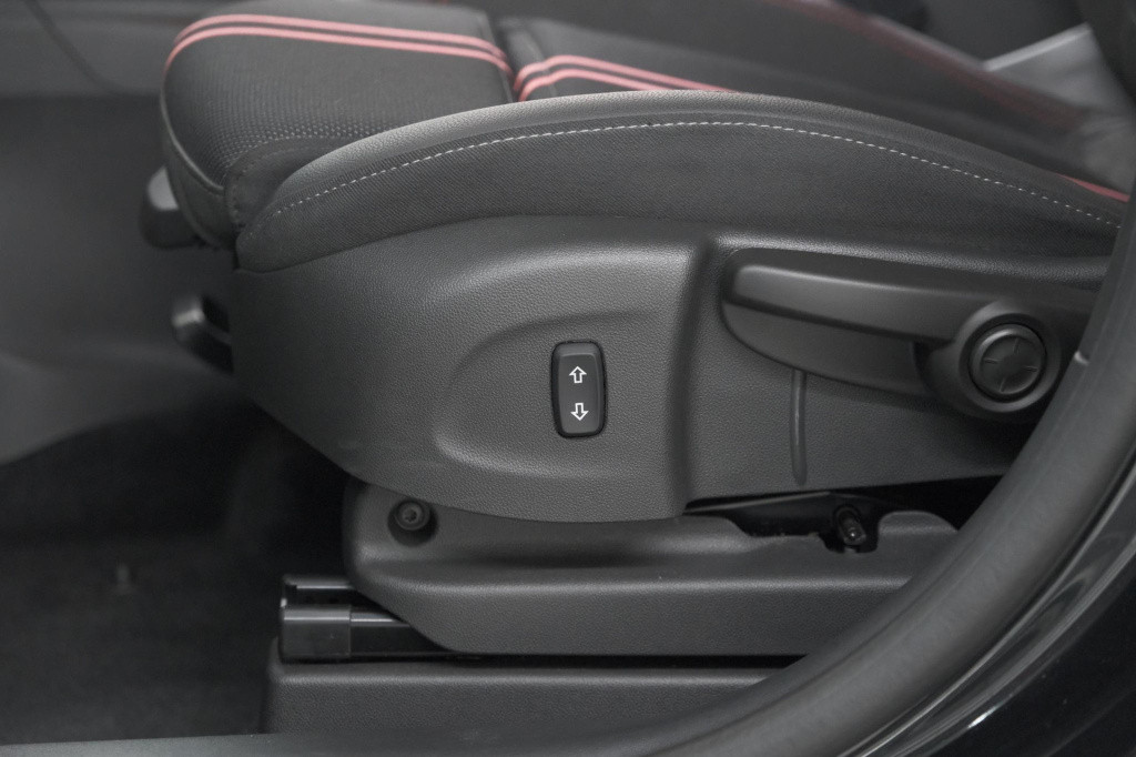 Opel Crossland X turbo 130 level 4 | camera | dodehoekdetectie | navigatie 