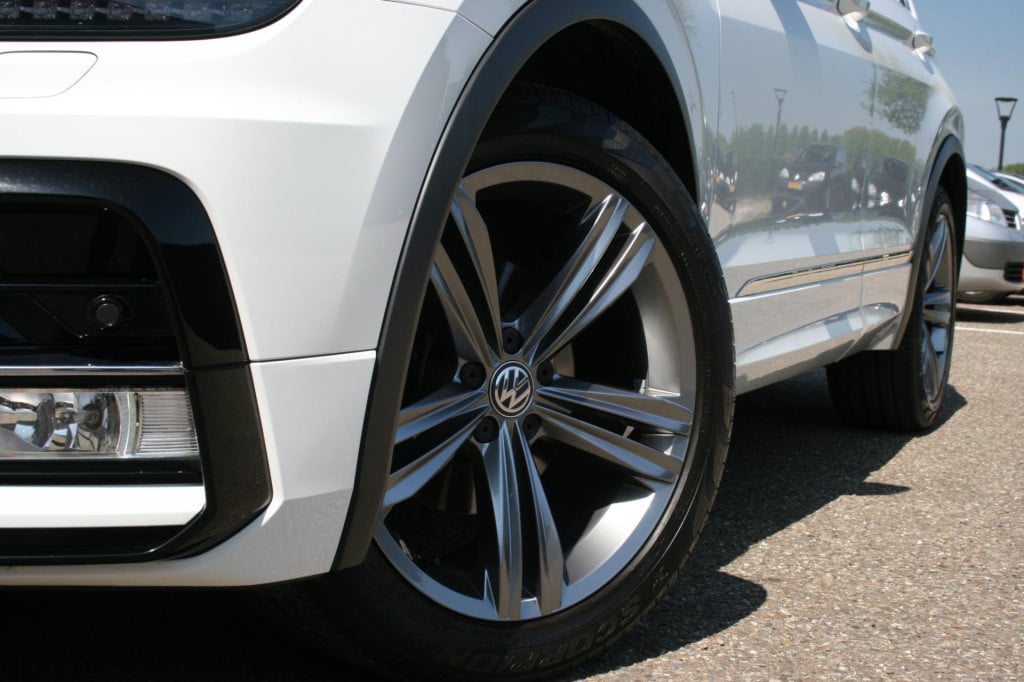 Volkswagen Tiguan 1.4 tsi r-line / connected series