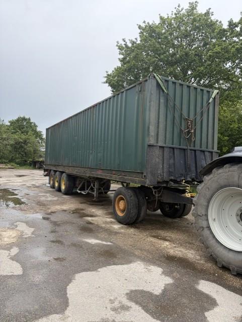 Te koop zeecontainer 12 meter