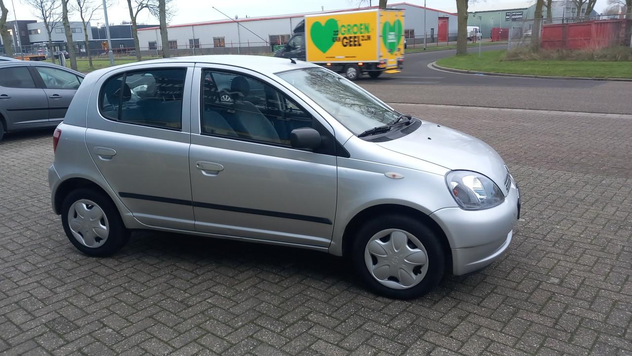 Toyota Yaris 1.3-16V VVT-i Sol 5deurs bj:2000 apk 12-2026